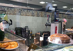 Churrería San Ginés decorada con la serie Ravena