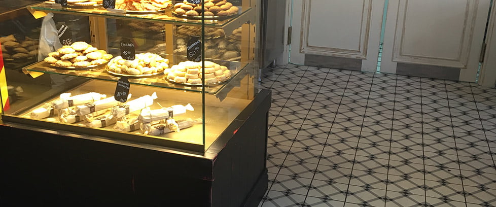 London class cake shop